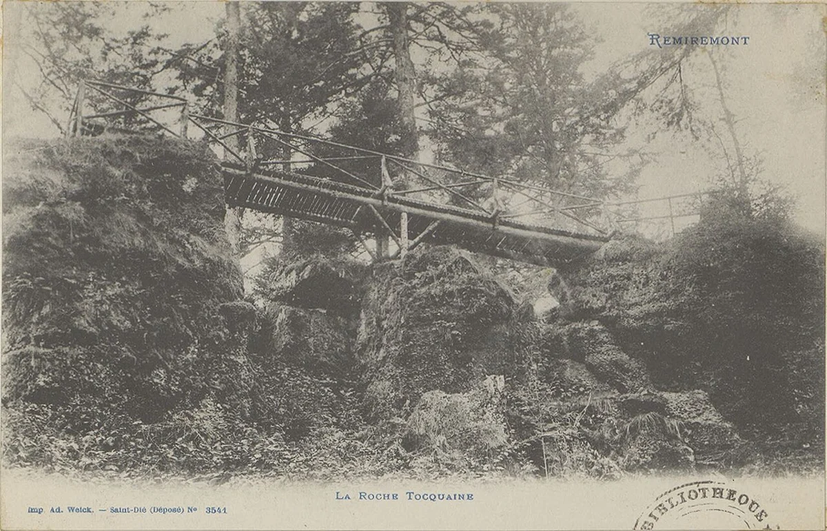 Carte postale ancienne de la Roche Tocquaine